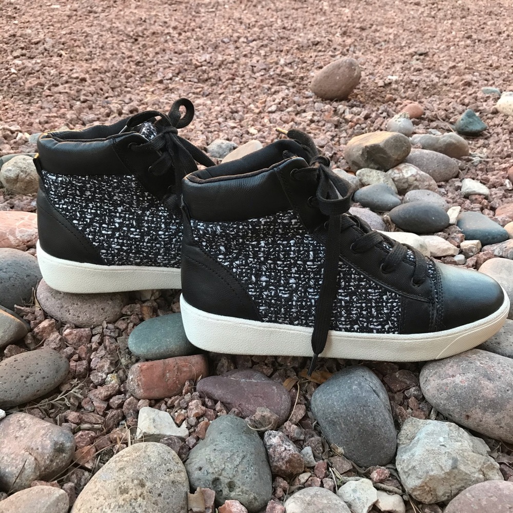 Mossimo | women’s high tops |  size 7 1/2